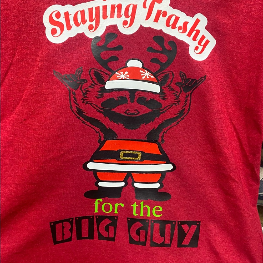 Staying Trashy Funny BRAND NEW Graphic Tee Size Large